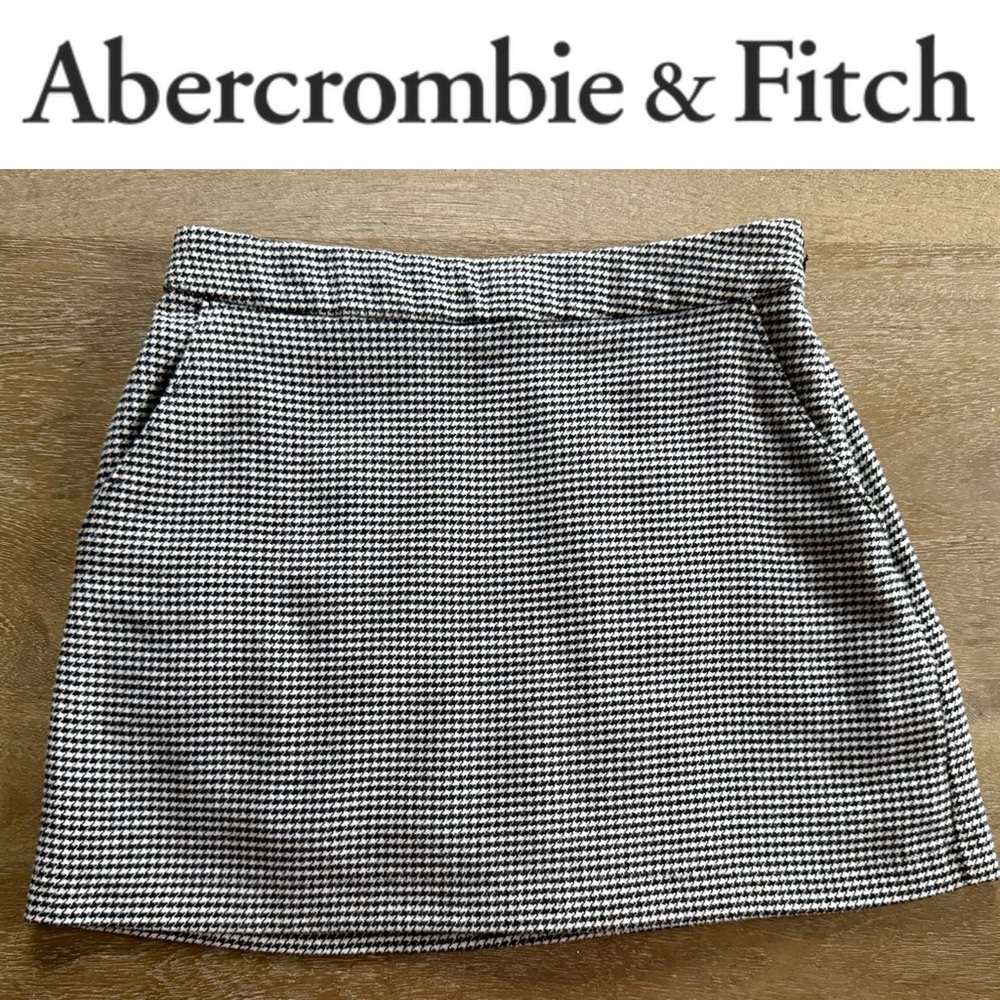 🧸 A&F | Classic Houndstooth Mini Skirt